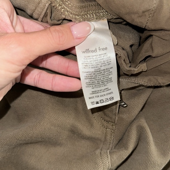 Aritzia “Wilfred Free” Cargo Pants - Picture 4 of 6